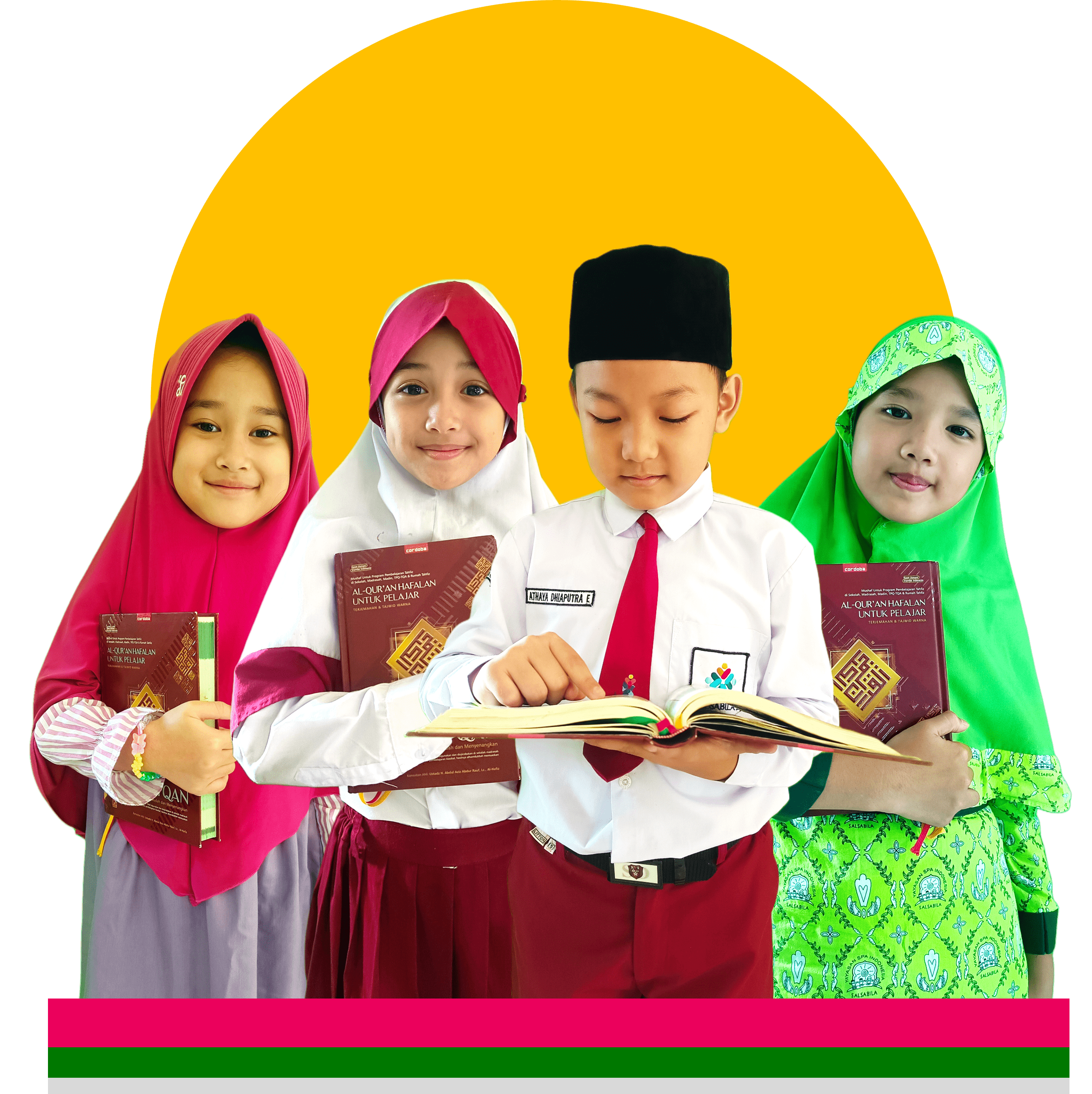 siswa SDIT Salsabila 3 Banguntapan sedang membawa Al Qur'an gemar mengaji